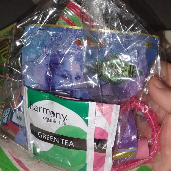 ☃️ WICKED Movie Bundle- Tote, Lip Glosses, Surprise Packs - Picture 4 of 7